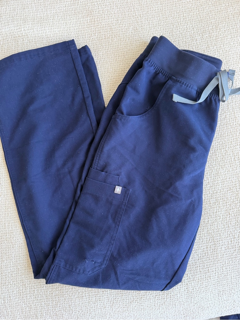 figs kade cargo scrub pants // xs
